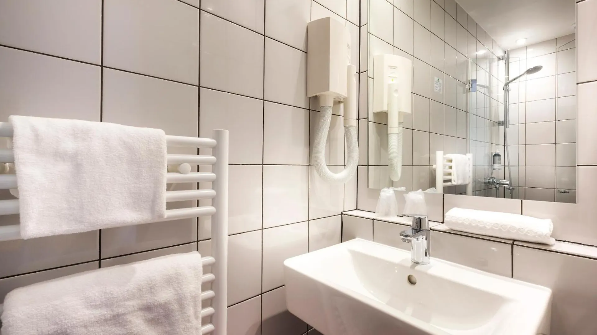 Libertel Gare Du Nord Suede Hotel Paris