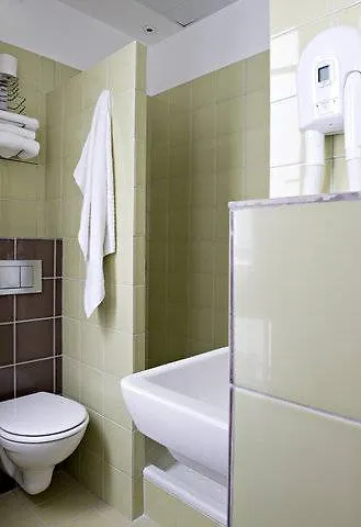 ***  Hotel Libertel Gare du Nord Suède à Paris France