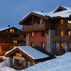 https://kyph-des-7-laux.hotels-rhonealpes.com