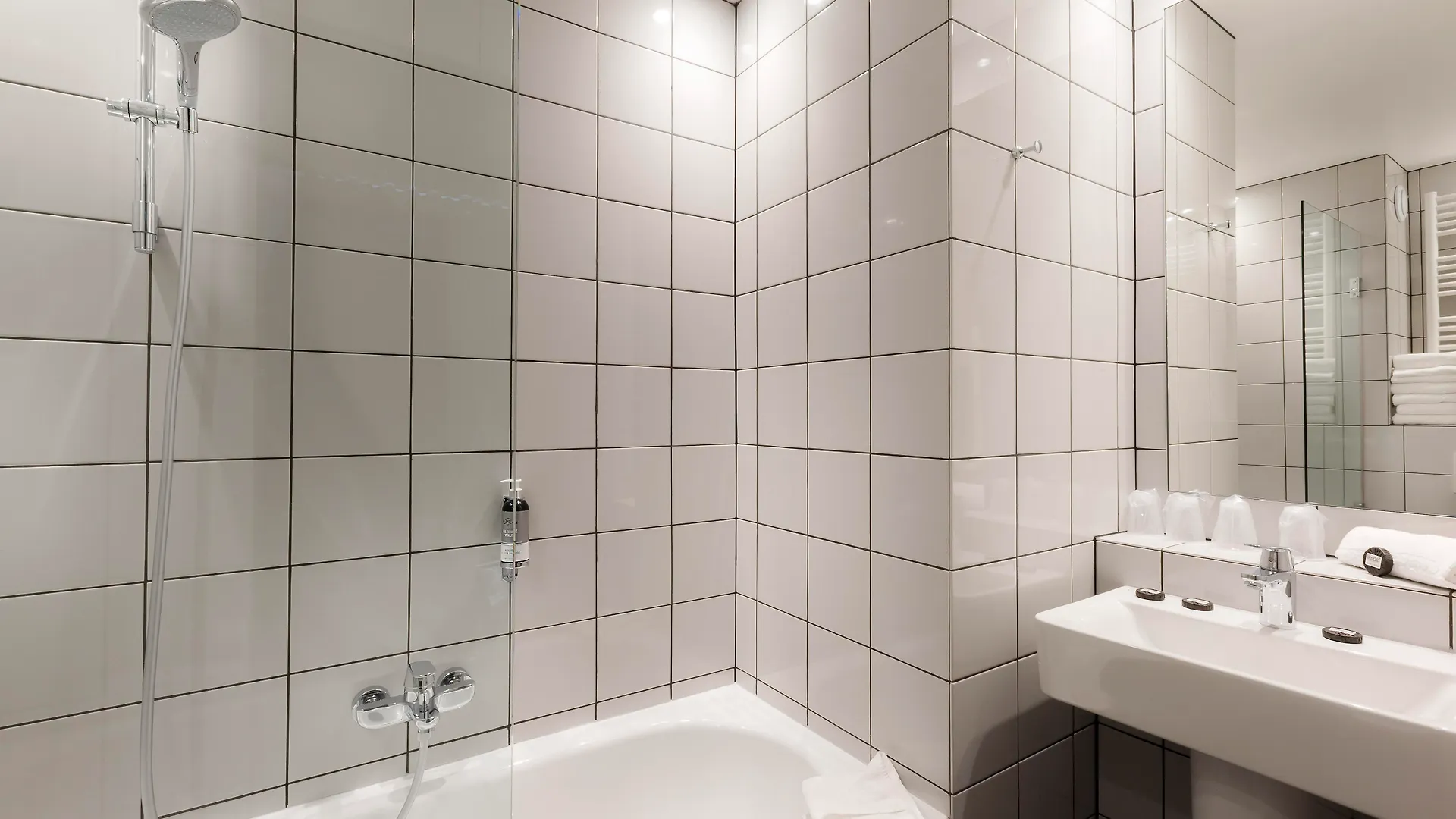 Hotel Libertel Gare Du Nord Suede Parigi